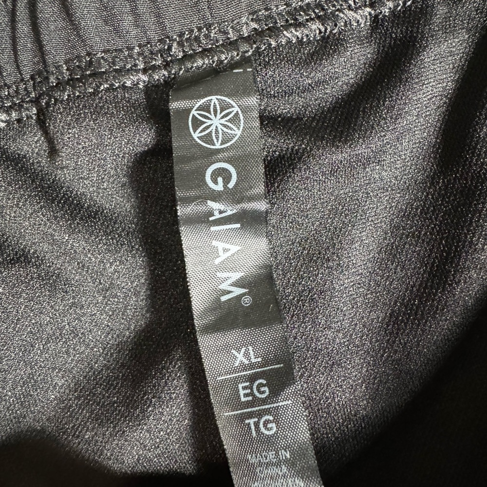 EUC GAIAM Luna Mesh Woven Performance Shorts XL Black moisture wicking quick dry - Picture 9 of 11